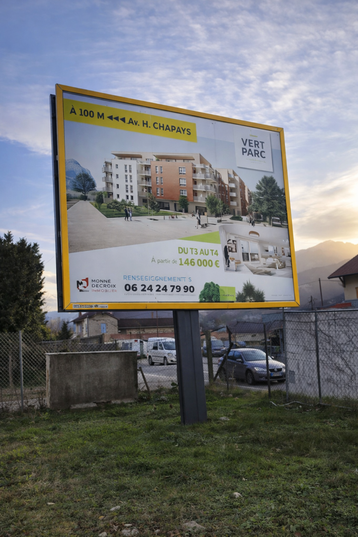 Panneau publicitaire grand format Grenoble