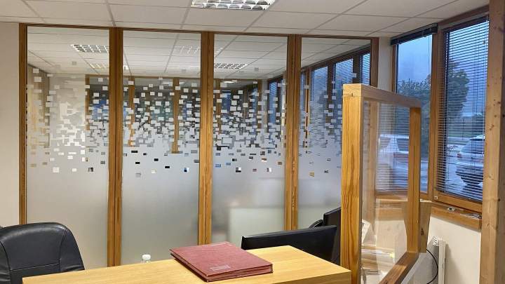 Habillage adhésif vitre Grenoble